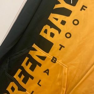 Women’s size XXL Green Bay football sweatshirt/hoodie